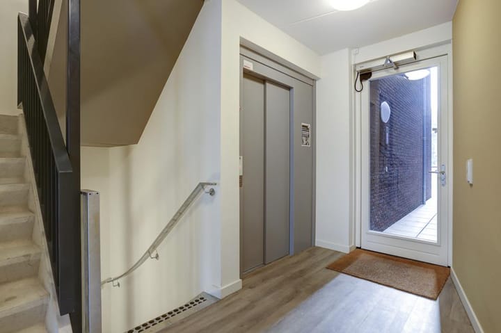 Photo 15 of Grotestraat 30-A4