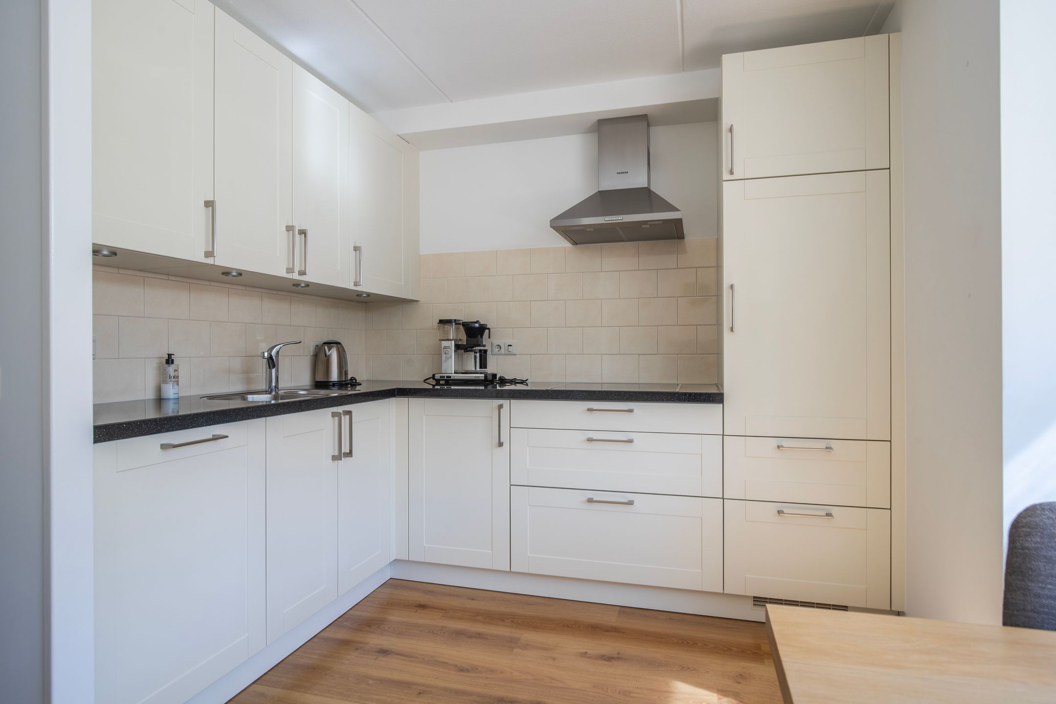 Photo 3 of Spinet 29