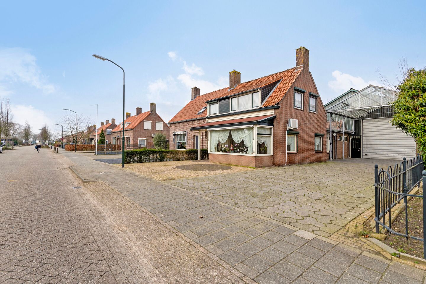 Bekijk foto 4 van Aalburgsestraat 6