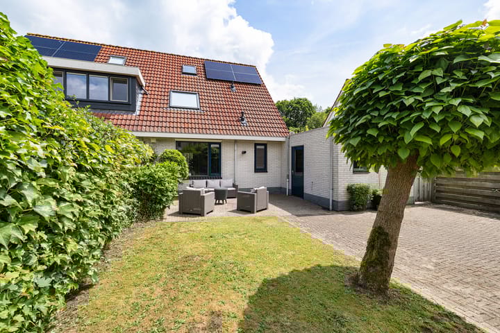 Photo 37 of De Tille 17