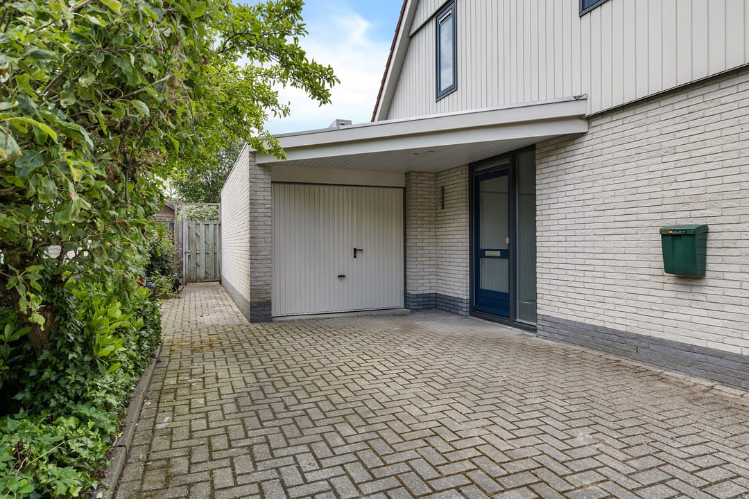 Photo 38 of De Tille 17