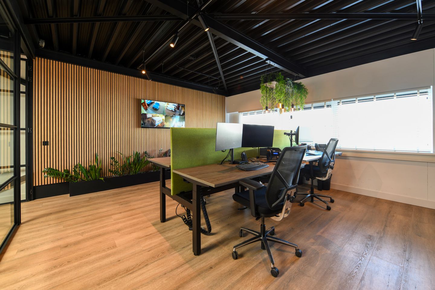 View photo 2 of Koningsweg 2-18