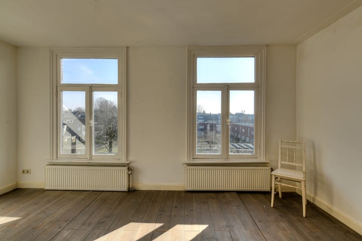 Foto 37 van Baronielaan 47-A