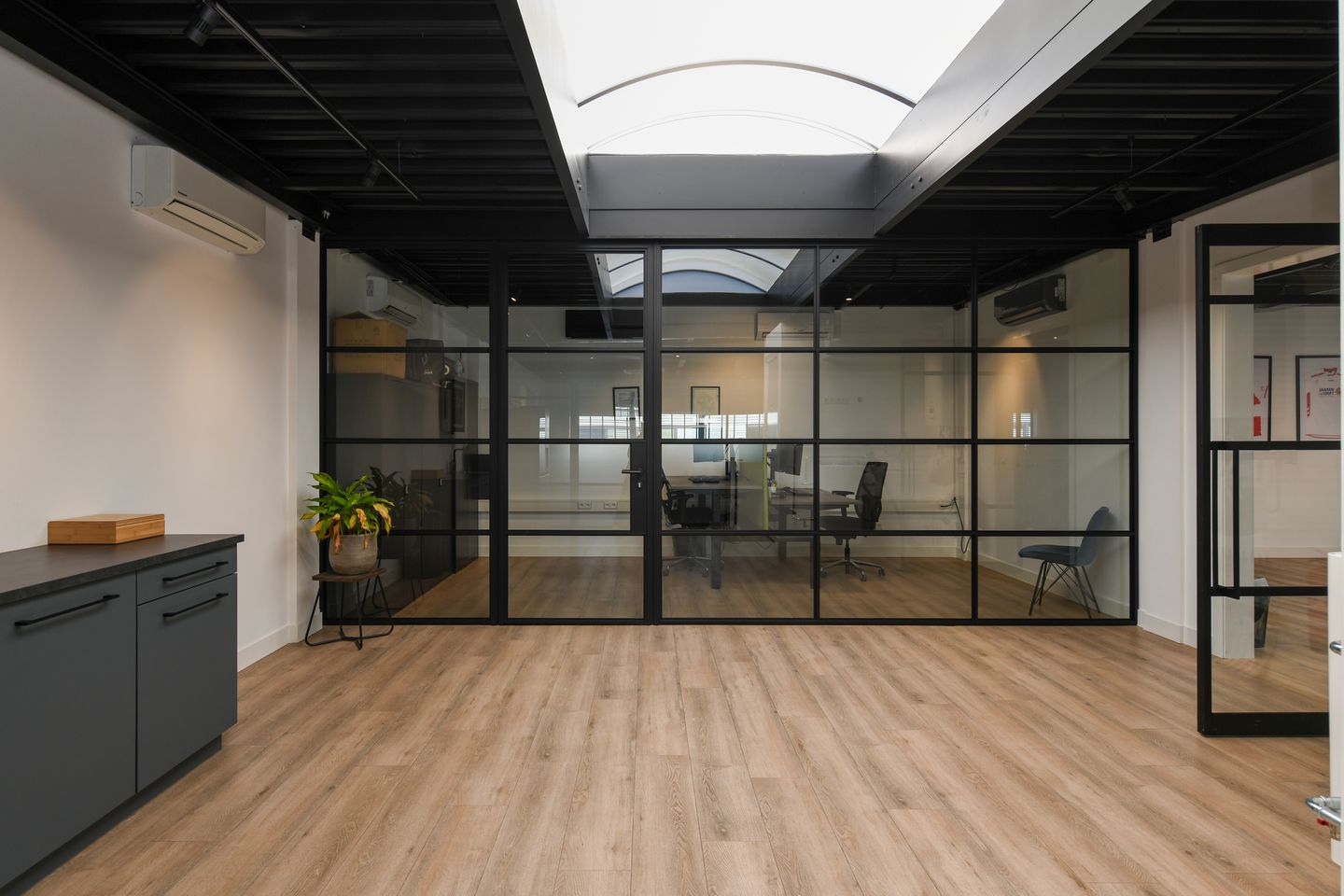 Bekijk foto 2 van Koningsweg 2-17