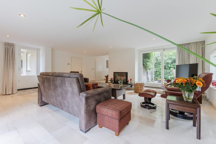 Foto 2 van Mercury 8