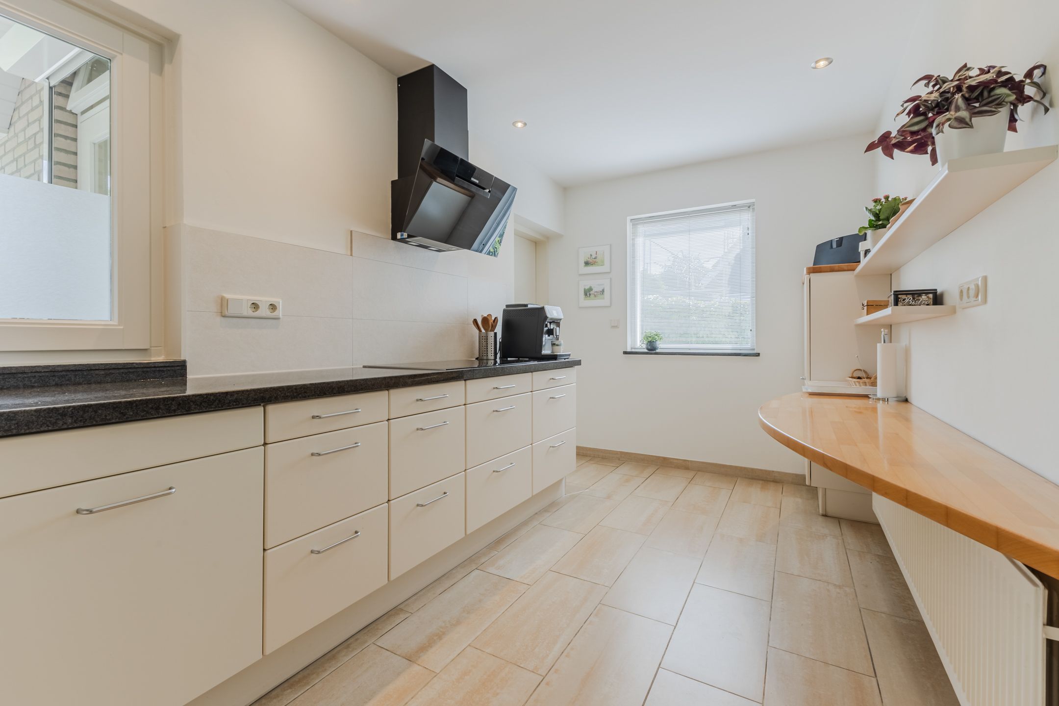 Photo 18 of Mercury 8