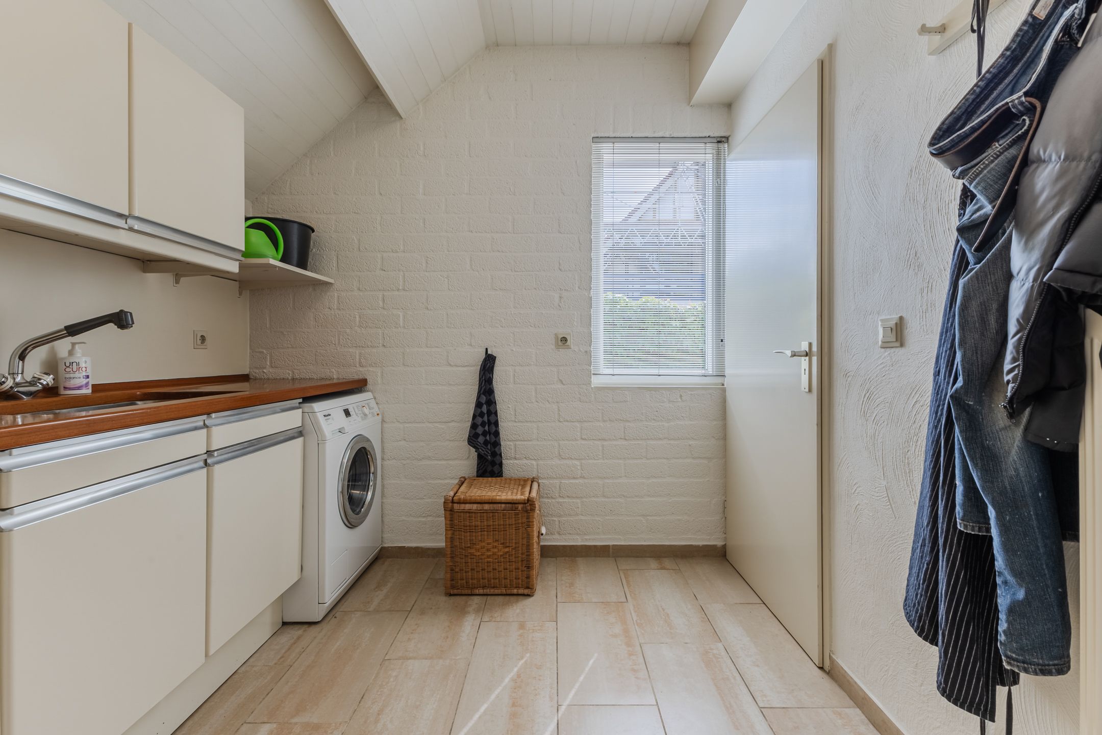 Photo 21 of Mercury 8