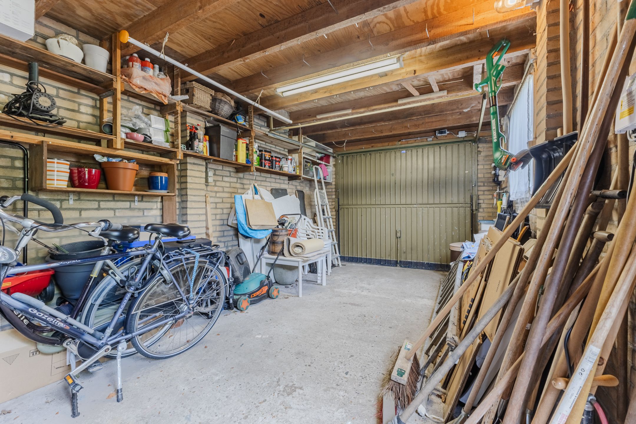 Photo 39 of Mercury 8