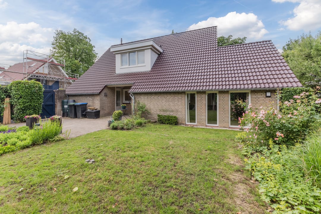 Photo 41 of Mercury 8