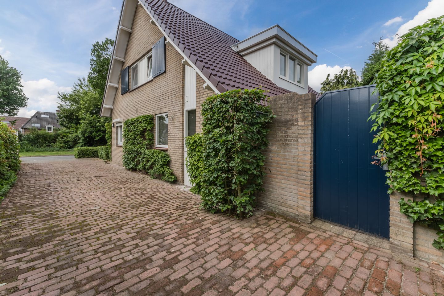 Photo 55 of Mercury 8