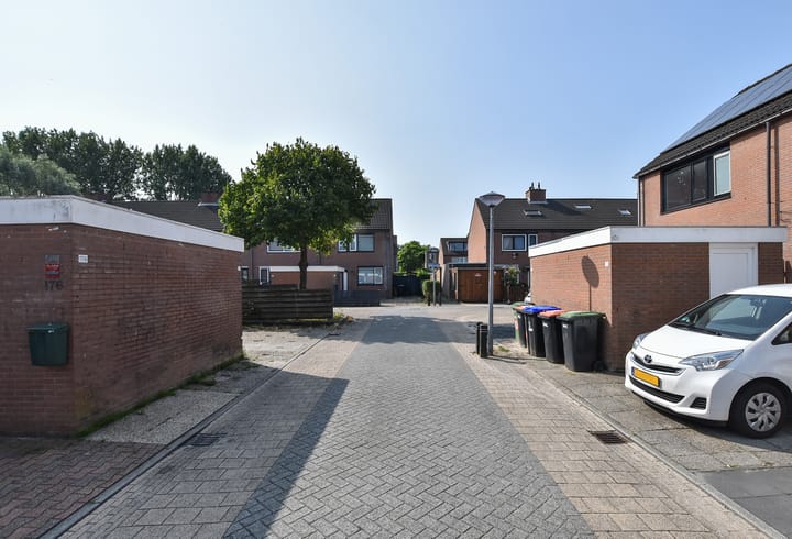 Foto 22 van Oostzeestraat 177