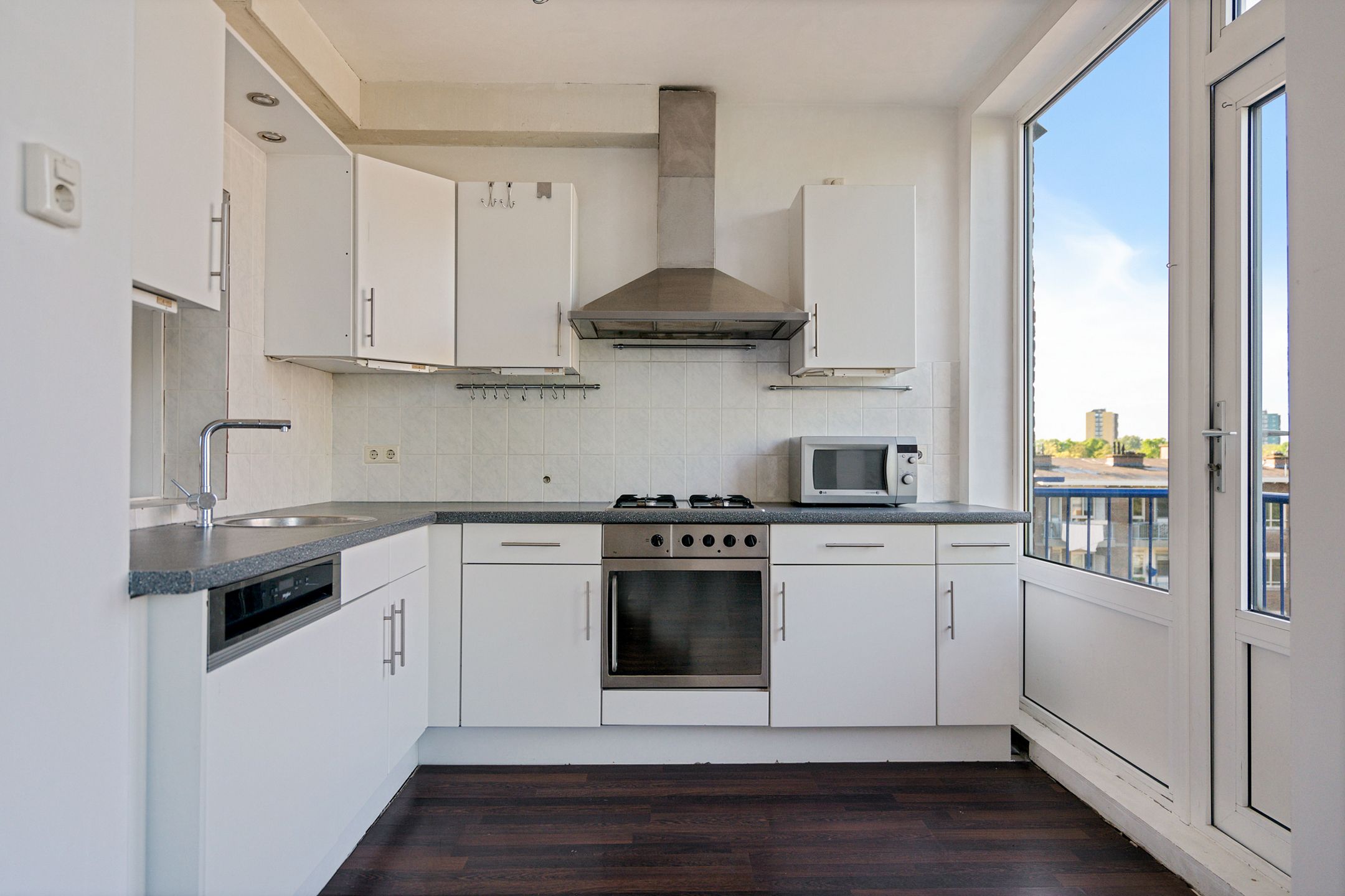 Foto 3 van Leyweg 547