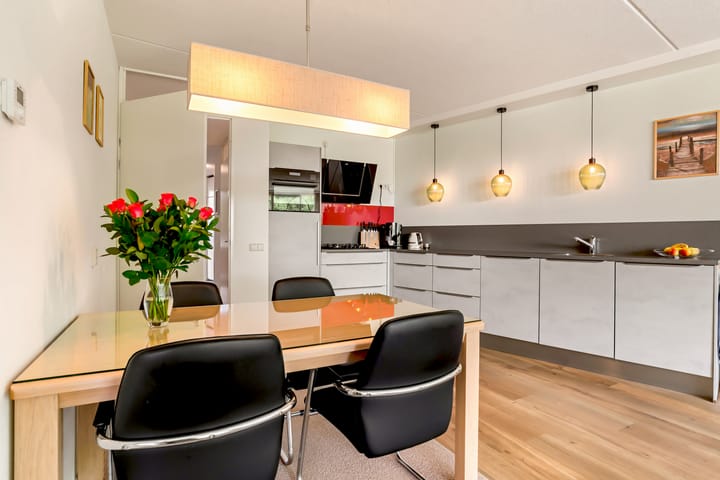 Foto 2 van Lessestraat 260