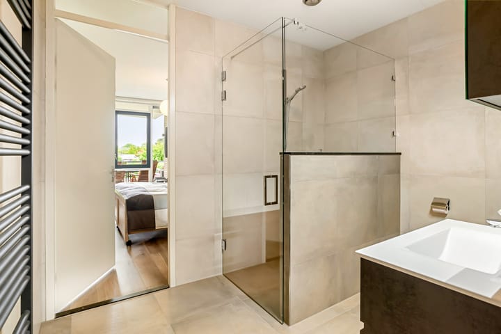 Foto 4 van Lessestraat 260