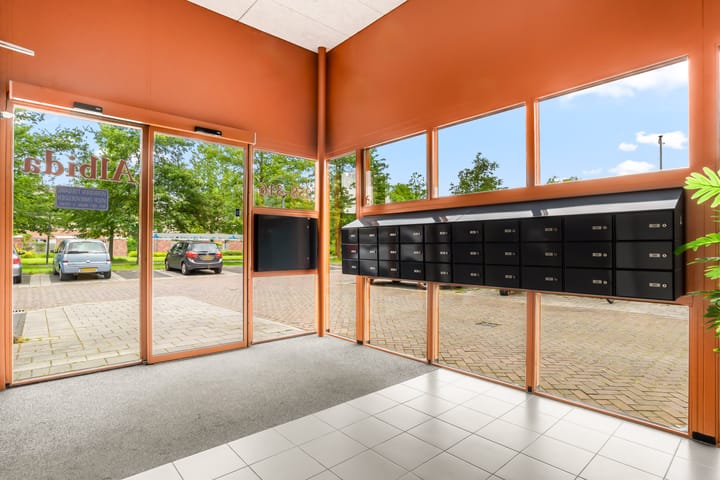 Foto 12 van Lessestraat 260