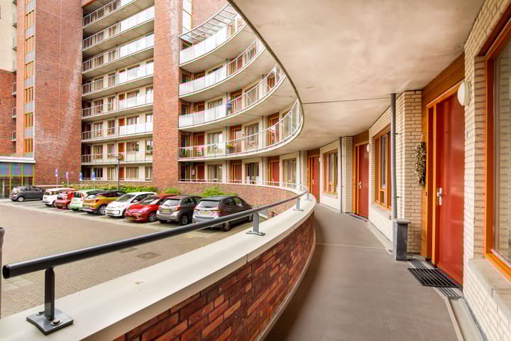 Foto 14 van Lessestraat 260