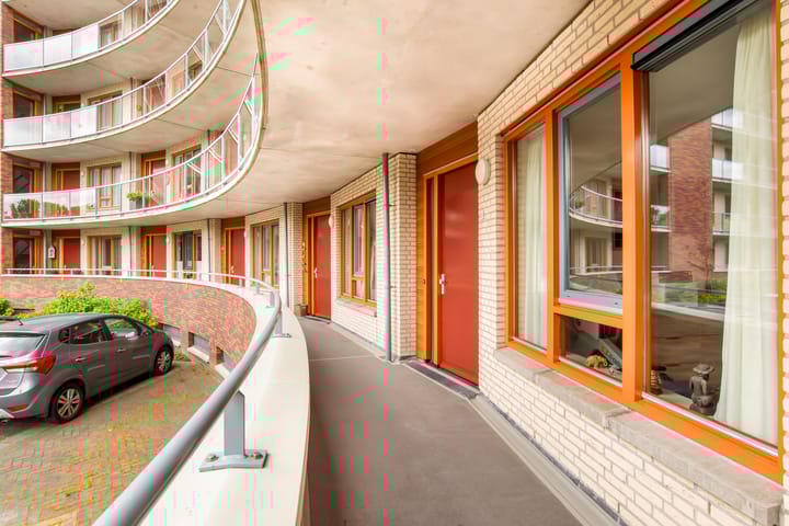 Foto 16 van Lessestraat 260