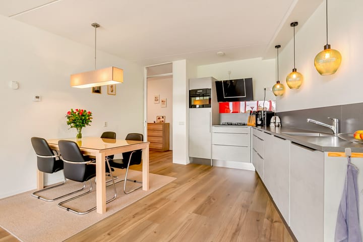 Foto 28 van Lessestraat 260