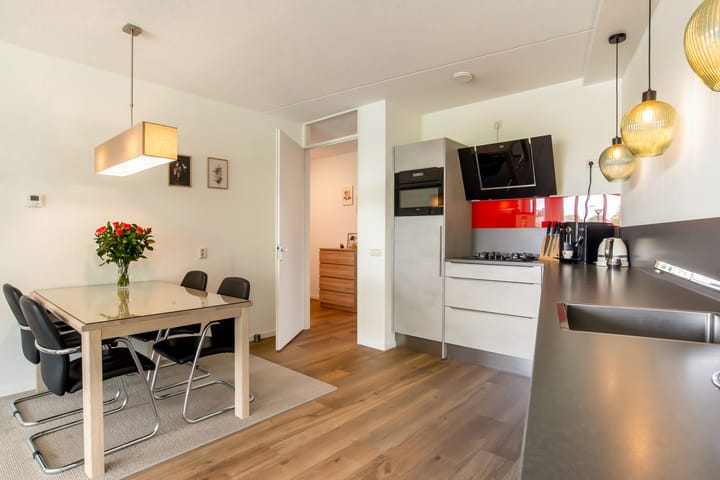 Foto 30 van Lessestraat 260