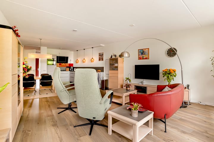 Foto 32 van Lessestraat 260