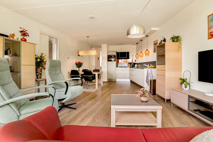 Foto 33 van Lessestraat 260