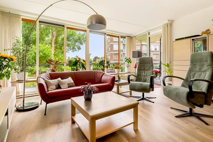 Foto 35 van Lessestraat 260