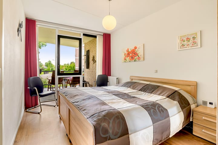 Foto 46 van Lessestraat 260