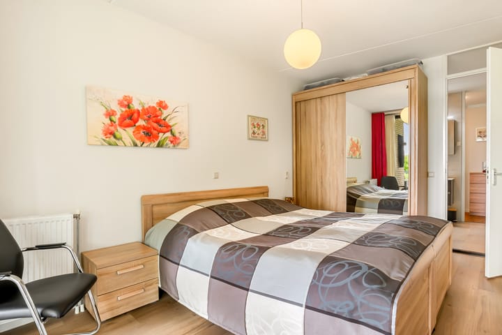 Foto 48 van Lessestraat 260