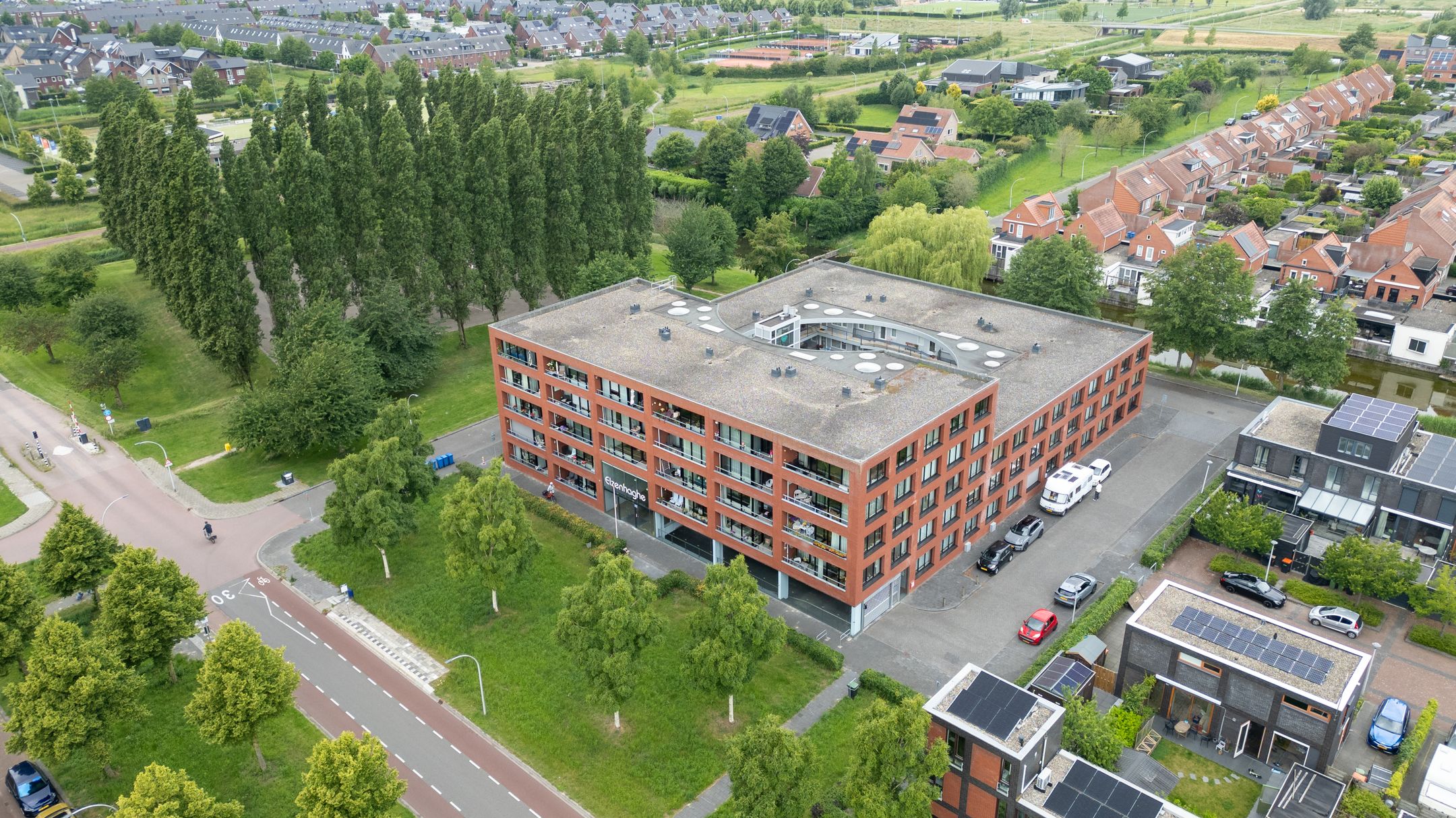 Foto 3 van Elzenmos 4