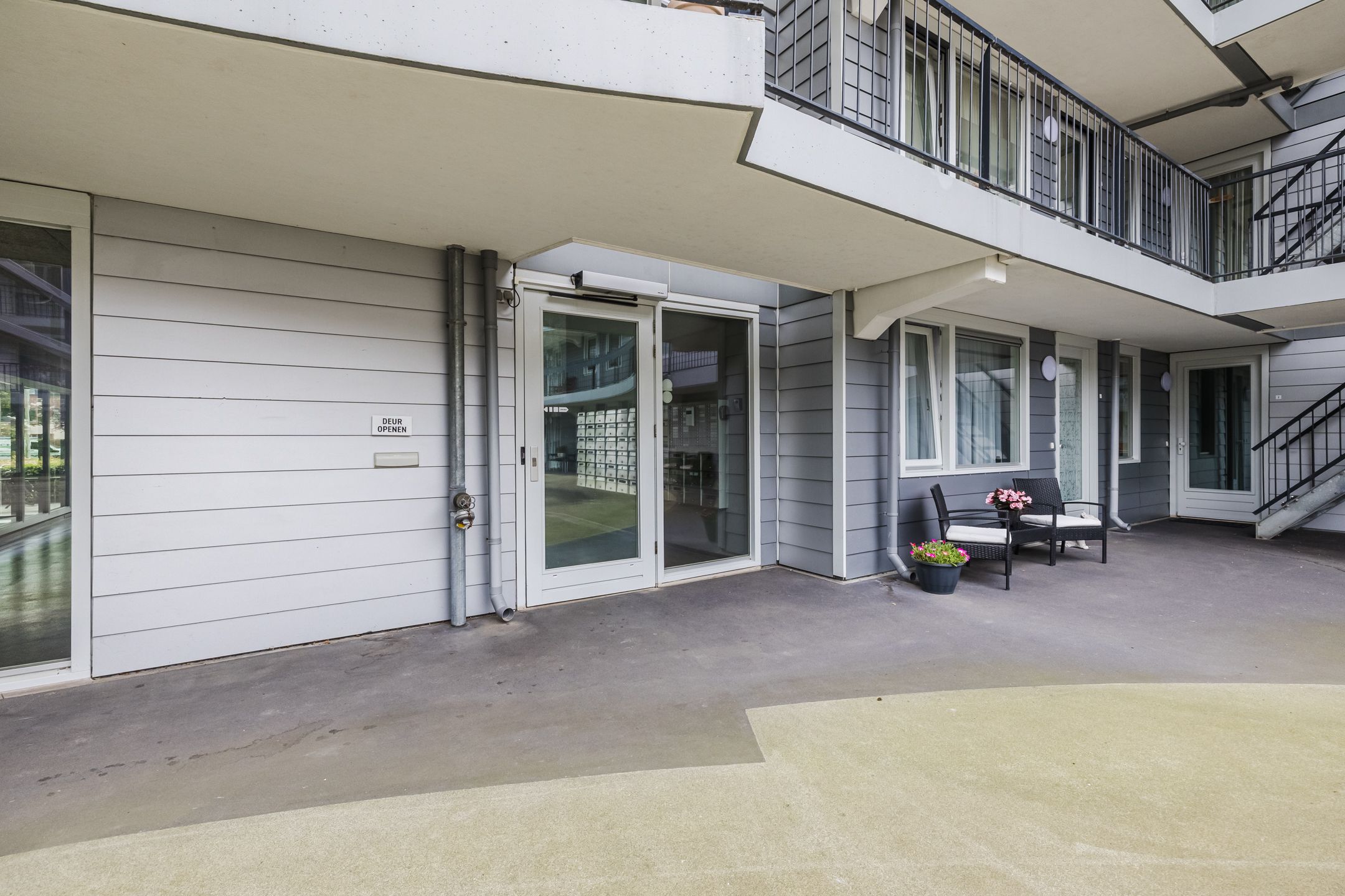 Foto 9 van Elzenmos 4