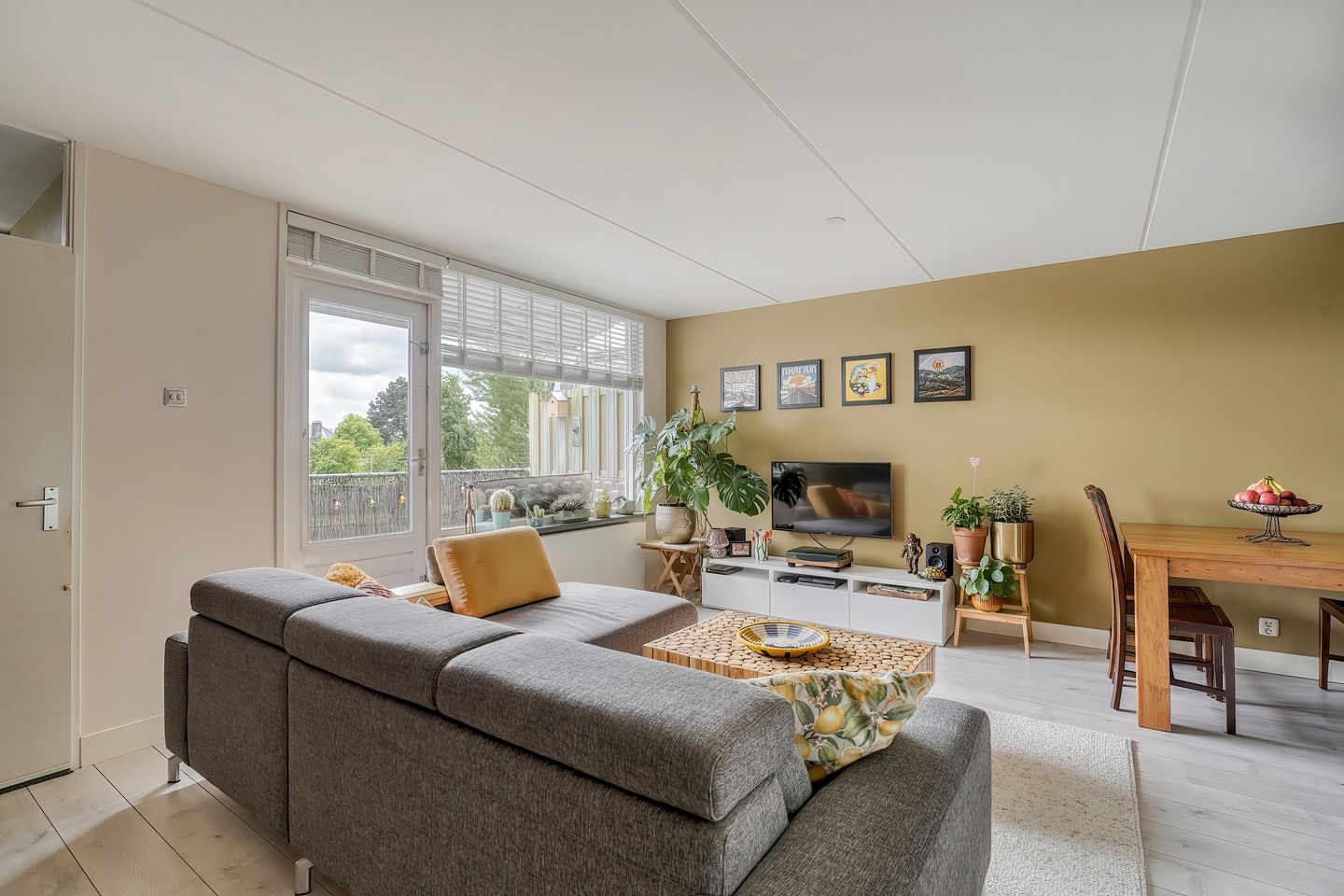 Foto 10 van Korenbloemlaan 12