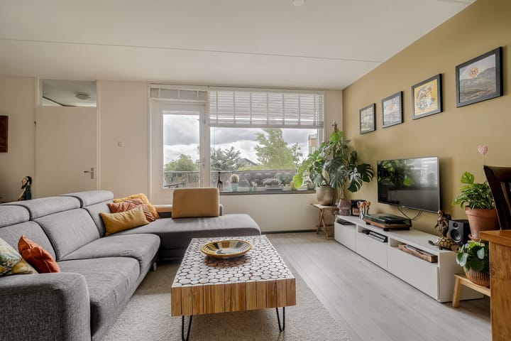 Foto 12 van Korenbloemlaan 12