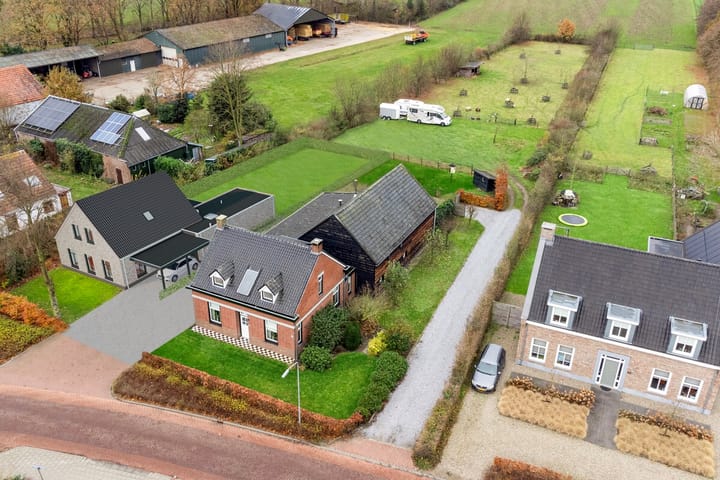 Photo 2 of Rozenbloemstraat 61