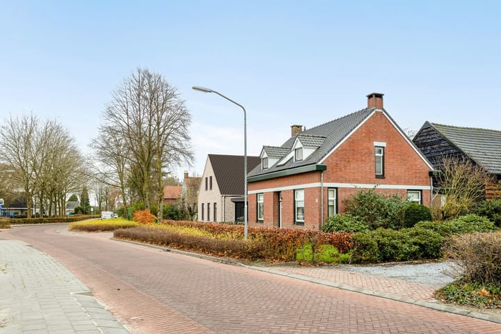 Photo 3 of Rozenbloemstraat 61