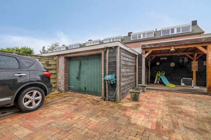 Photo 35 of Wilhelminastraat 31