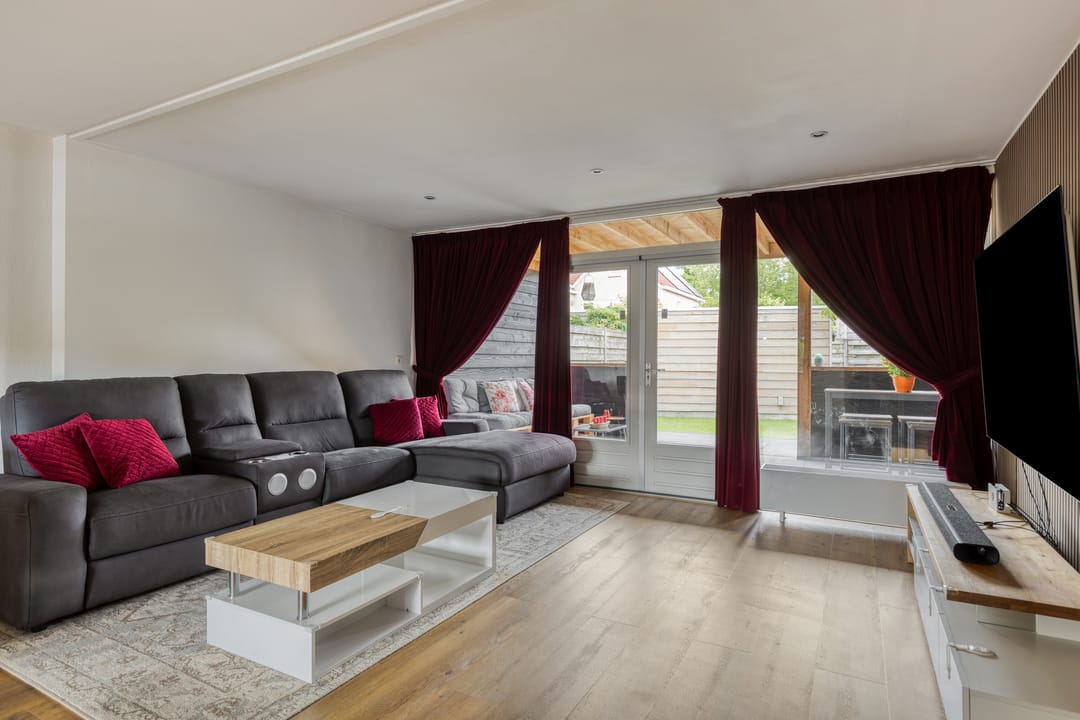 Photo 8 of Lindenberghstraat 17