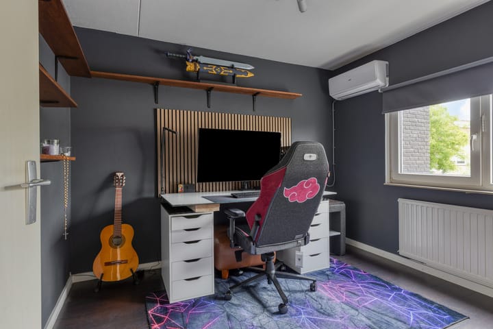 Photo 12 of Lindenberghstraat 17