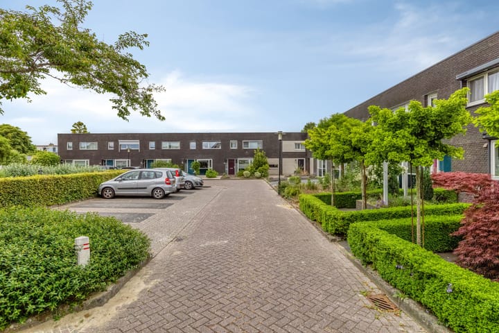 Photo 20 of Lindenberghstraat 17