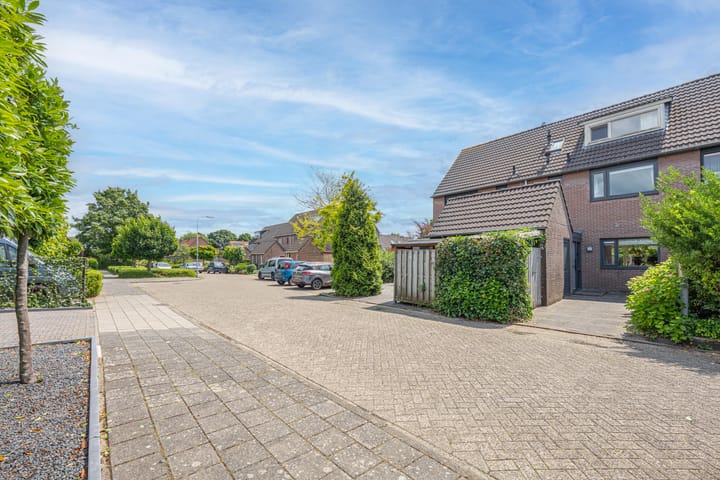 Foto 4 van Veertien Hond 110