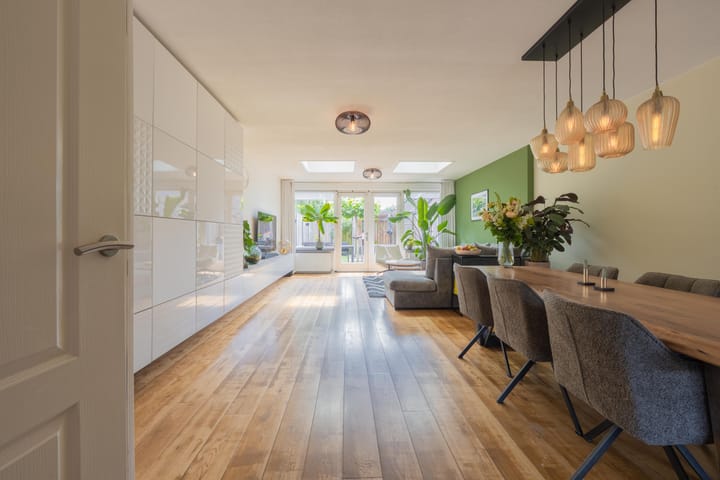 Foto 2 van Veertien Hond 110