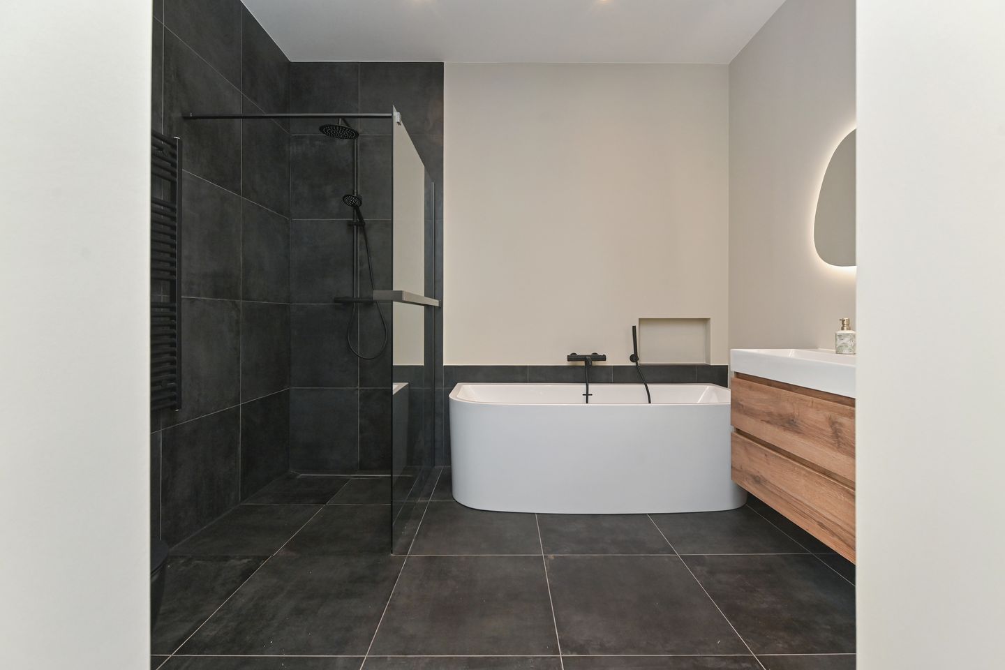 Photo 29 of Obrechtstraat 250