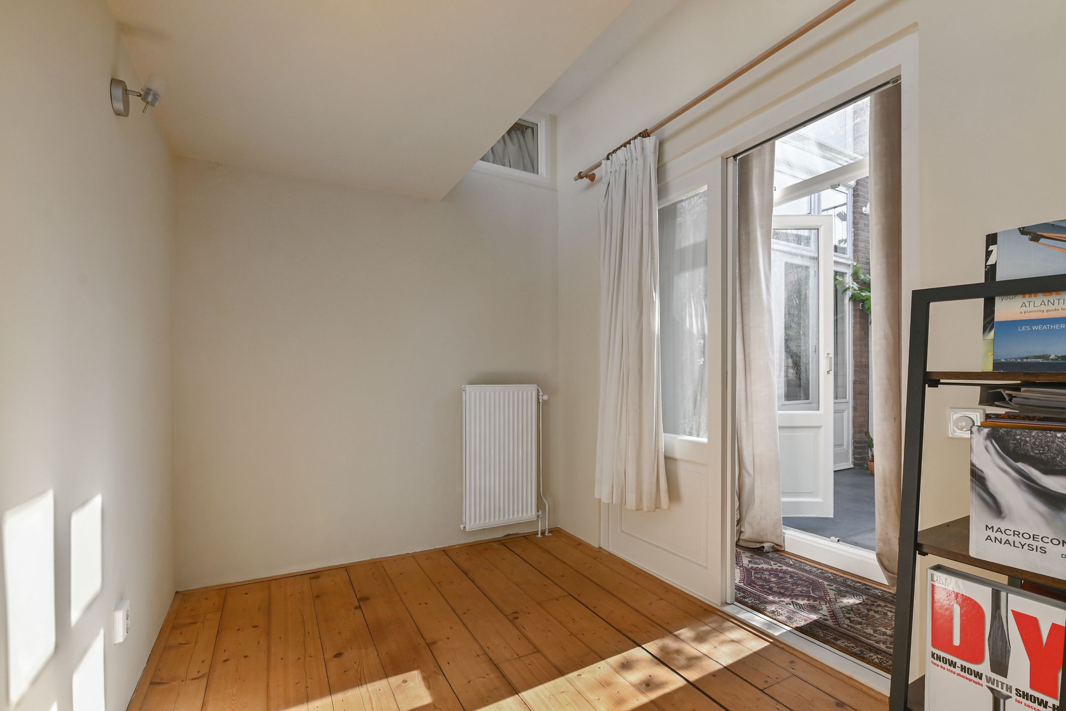 Photo 33 of Obrechtstraat 250