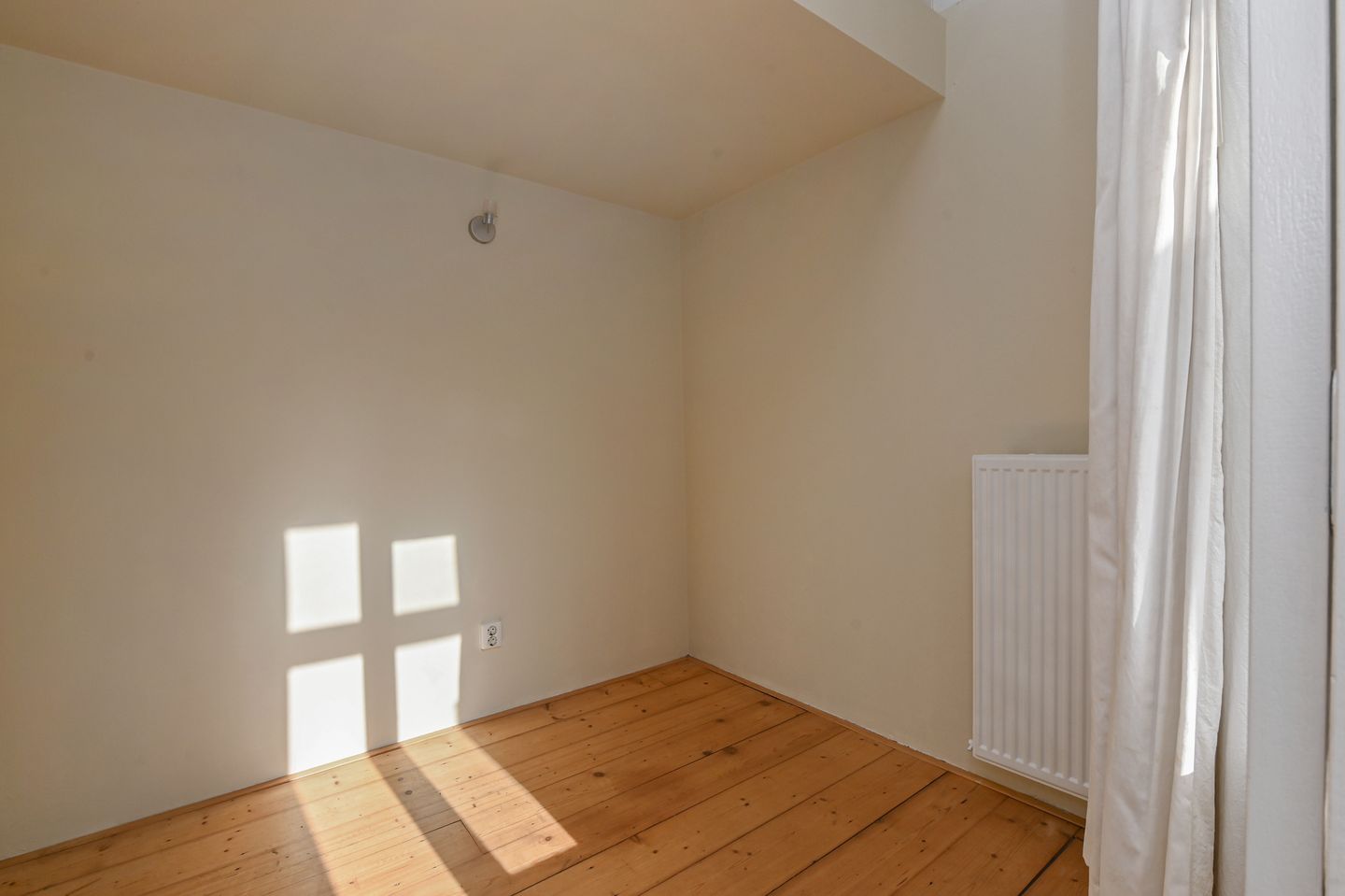 Photo 34 of Obrechtstraat 250