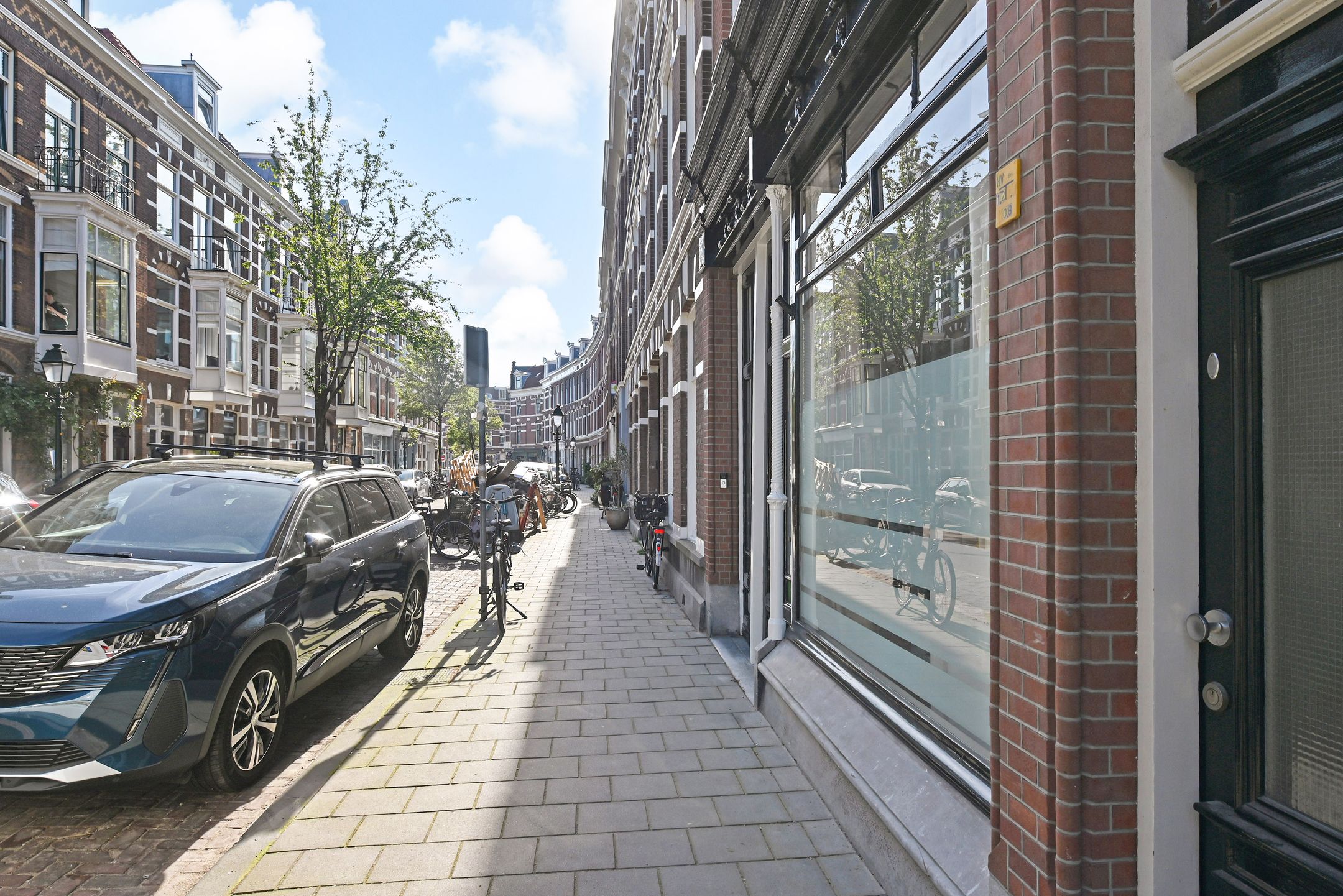 Photo 39 of Obrechtstraat 250