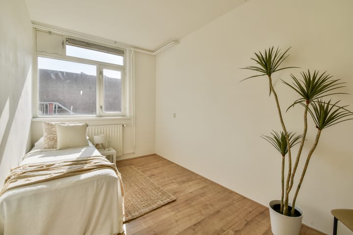 Foto 19 van Riouwstraat 128