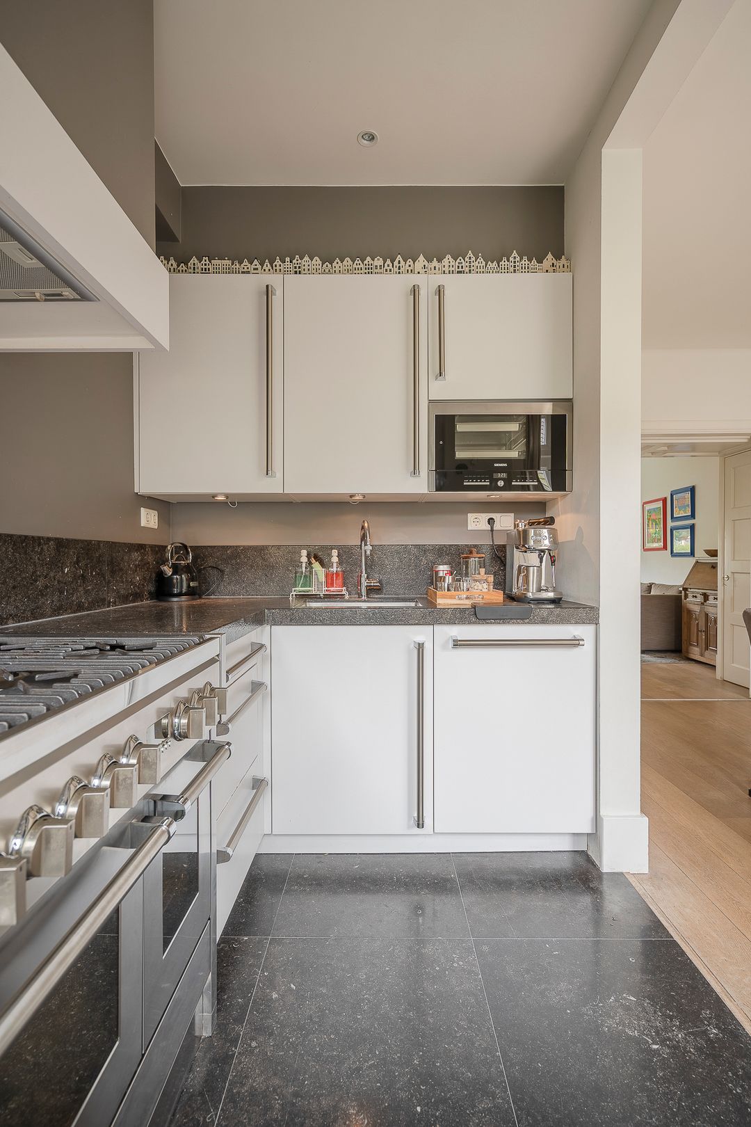 Foto 17 van Van Zuylen van Nijeveltstraat 155