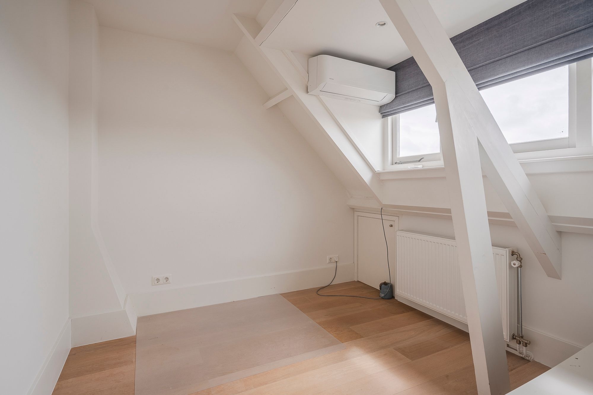 Foto 36 van Van Zuylen van Nijeveltstraat 155