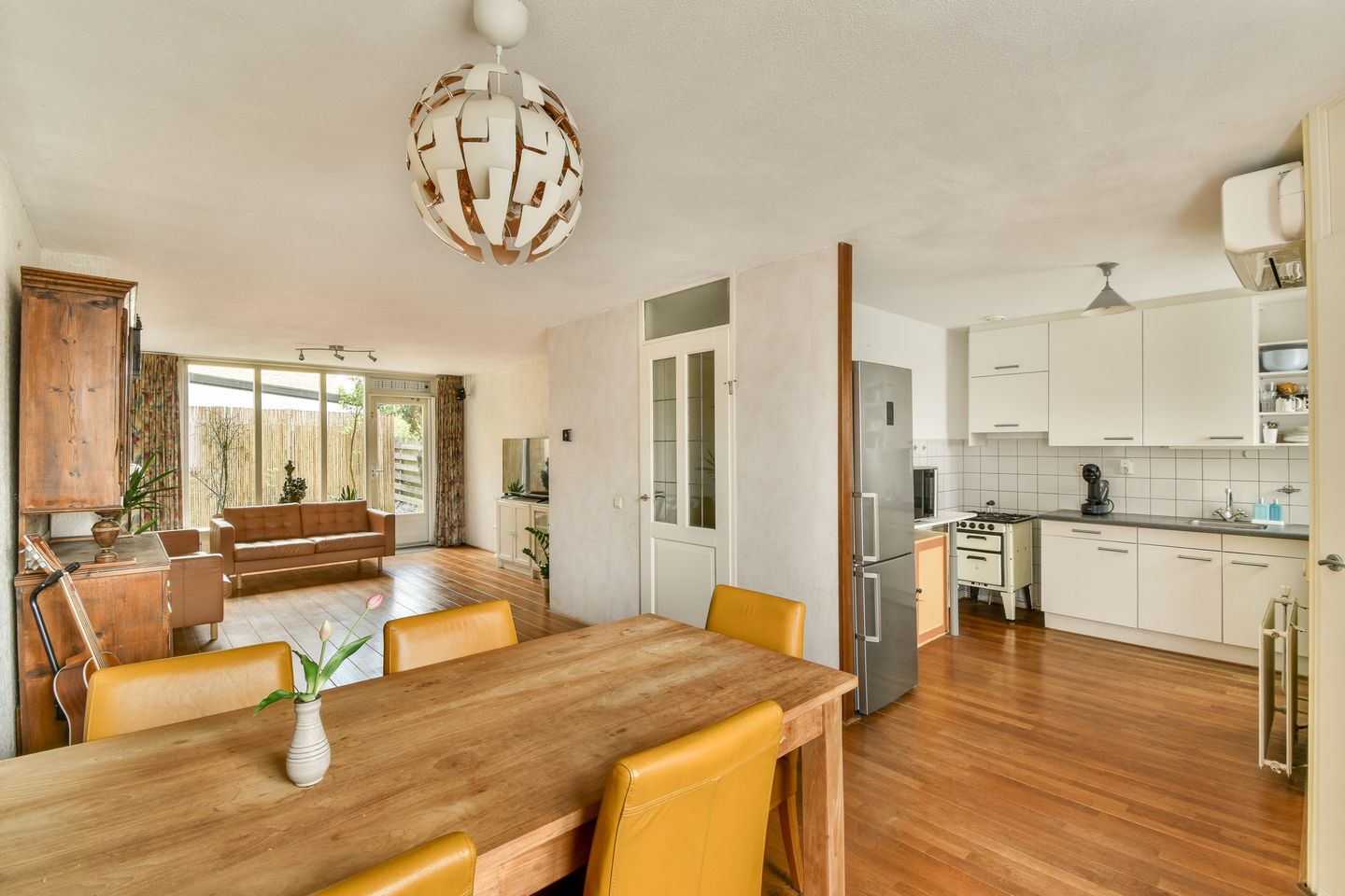 Foto 10 van Maaseikstraat 16