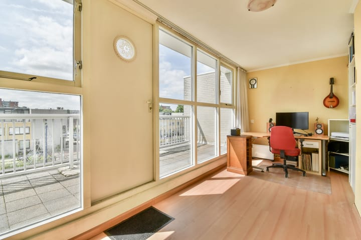 Foto 24 van Maaseikstraat 16