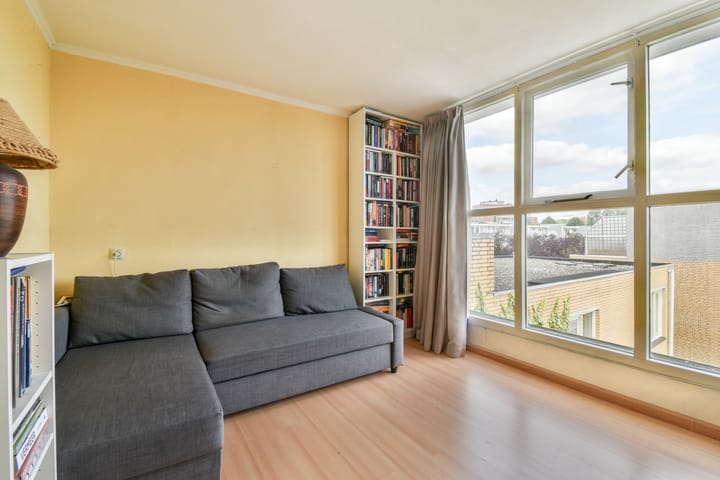 Foto 28 van Maaseikstraat 16